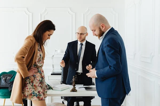 How to Choose the Right Divorce Attorney to Advocate for Your Interests